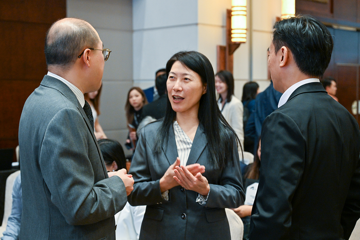Ms Cari Wu, Acting Assistant Government Chief Information Officer (Industry Development) (middle), joined the discussion with other guests at the “Autodesk Hong Kong BIM Awards 2023”.
