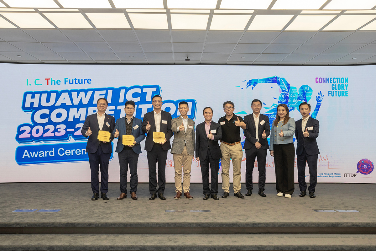 Ir Tony Wong, Government Chief Information Officer (Middle), Mr Denny Deng, CEO, Huawei Hong Kong (4th left), Mr Walter Zou, Expert of Basic Software Talent Development, Huawei Technology Co. Ltd (4th right), Dr Lawrence Chan, Associate Professor of the Department of Health Technology and Information, The Hong Kong Polytechnic University (3rd left), Mr Colin Yu, Managing Director of Hong Kong Enterprise Business Group, Huawei Hong Kong (3rd right), Mr Liu Wai Man, CEO of AI Farming Company (Hong Kong) Limited (2nd left), Ms Karen Fung, Chief Marketing Officer & General Manager, InnoPreneur and FutureSkills, Hong Kong Productivity Council (2nd right), Dr John Hui, Principal, Hong Kong Institute of Information Technology (leftmost), and Mr Alex Wong, Deputy CEO, Strategy & Marketing, Huawei Hong Kong (rightmost), take a group photo at the “Award Ceremony of Huawei ICT Competition 2023-2024 Hong Kong SAR”.