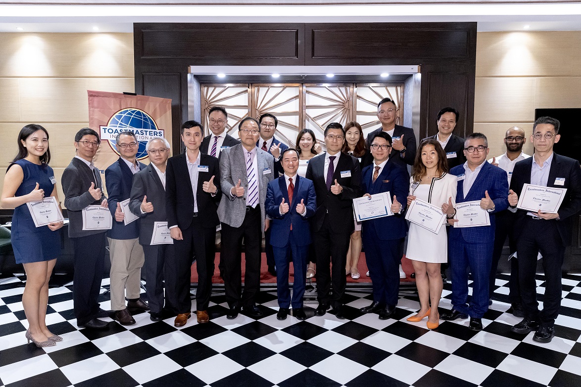 Ir Tony Wong, Commissioner for Digital Policy (6th right), and Dr Darron Sun, President of Tech Talk Toastmasters (TTT) (4th right), in group photo with other TTT’s Executive Committee members and guests at the “Launch Event cum Inauguration of the Charter Executive Committee of TTT”.