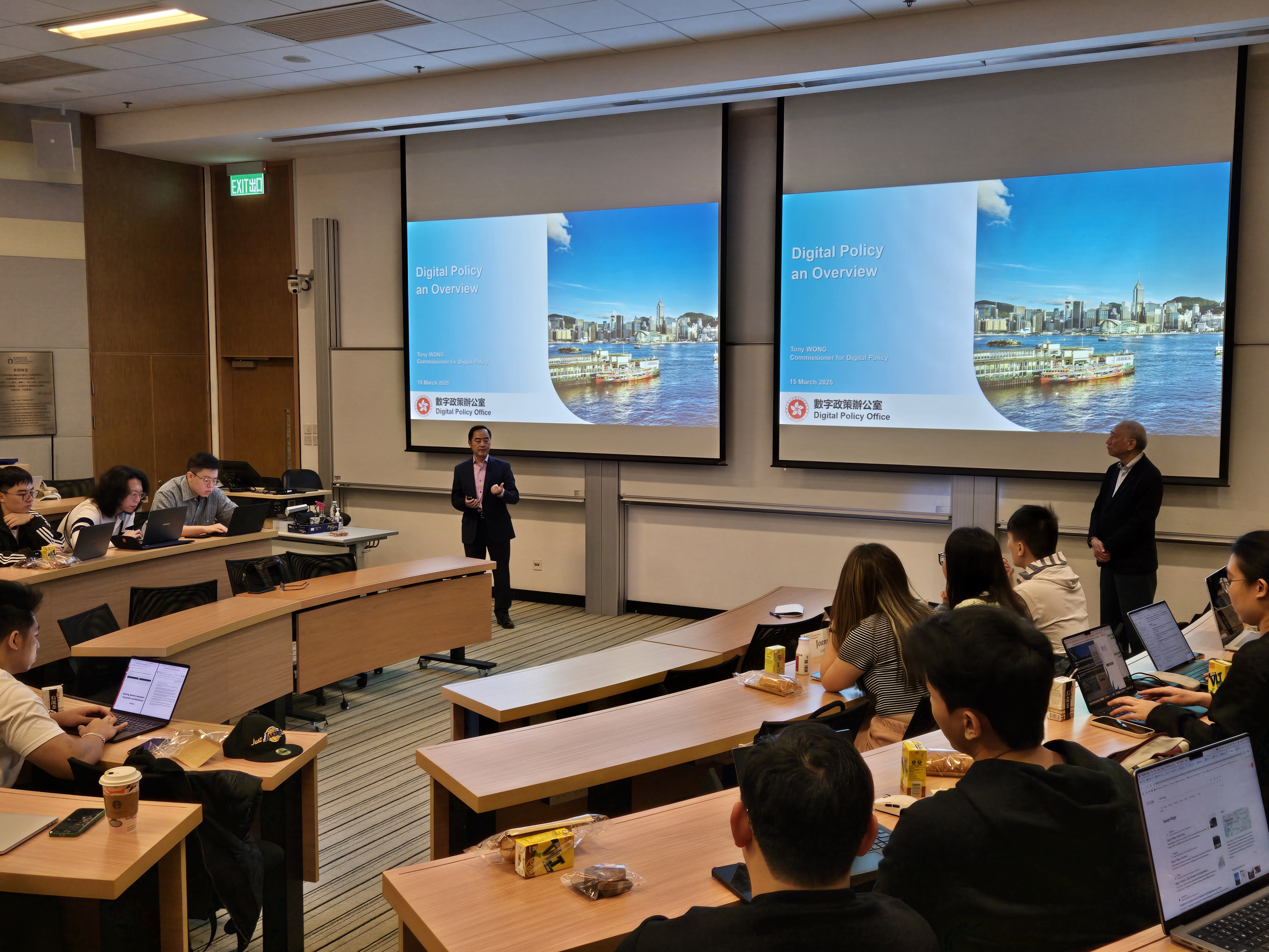 Ir Tony Wong, Commissioner for Digital Policy, delivered a luncheon talk on “Digital Policy an Overview” to the students of the Hong Kong University of Science and Technology (HKUST).