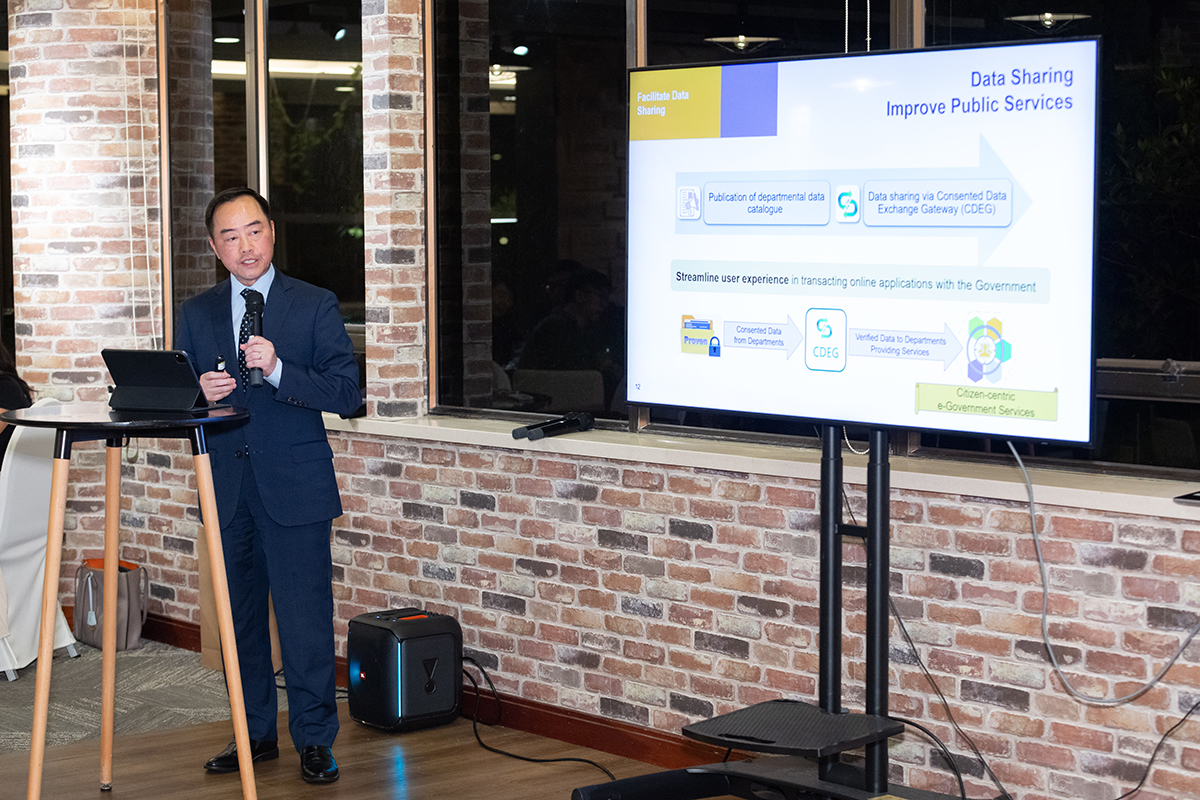 Ir Tony Wong, Commissioner for Digital Policy, delivered a presentation at the “Department of Computing, Hong Kong Polytechnic University’s Alumni Home Coming Event”