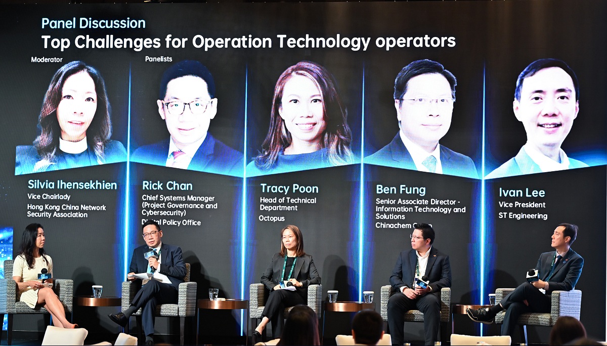 The Chief Systems Manager (Project Governance and Cybersecurity), Mr Rick Chan (second left), in a panel discussion titled “Top Challenges for Operation Technology operators”.
