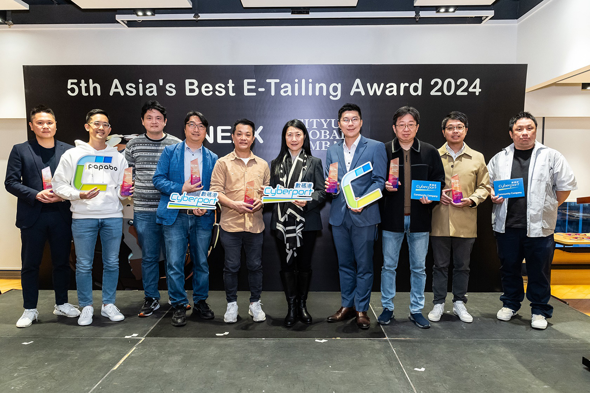 助理數字政策專員（內地及產業合作）胡曄女士(右五)與得獎隊伍於「第五屆 Asia’s Best E-Tailing Awards」合照。