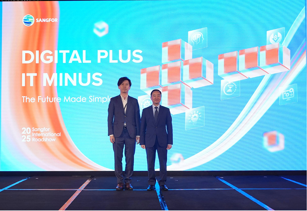 数字政策专员黄志光先生（右一）与主办机构代表合照。