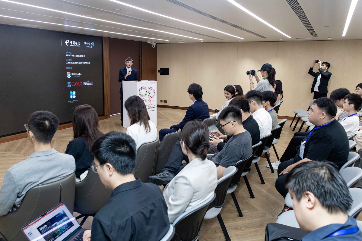 副数字政策专员（数据治理）吴秉宗博士于「『2026 WAIC OPC独立先锋挑战赛』香港赛区城市复赛颁奖典礼」致辞。
